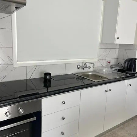 Easybook Cy 205 Apartman