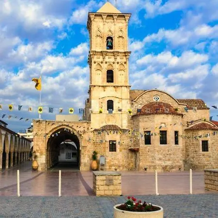 Easybook Cy 205 Apartament