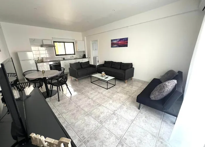 Easybook Cy 205 Apartament Larnaca