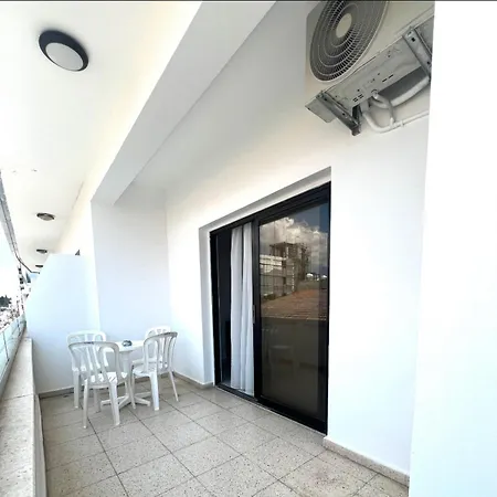 Apartment Easybook Cy 205