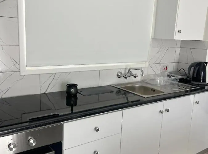 Easybook Cy 205 Apartment