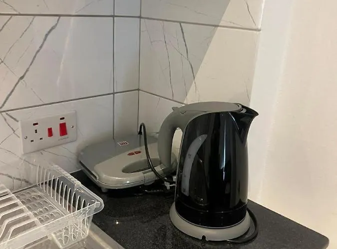 Easybook Cy 205 * Lárnaca